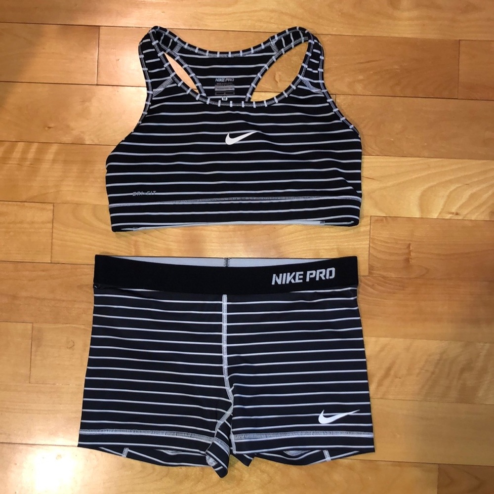 Nike pro striped set